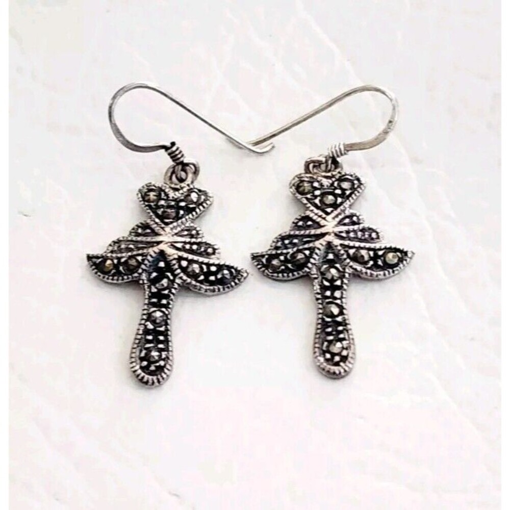 Vintage 925 Sterling Silver Marcasite Dragonfly Heart Earrings.